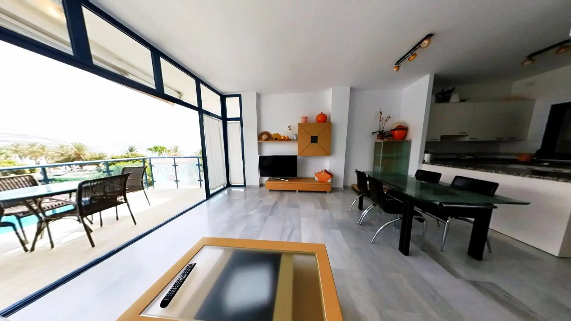 Wohnzimmer von Wohnung zum Verkauf in Gualchos mit Klimaanlage, Heizung und Terrasse