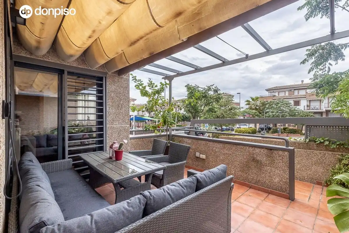 Terraza de Casa adosada en venta en Armilla con Calefacción, Terraza y Amueblado