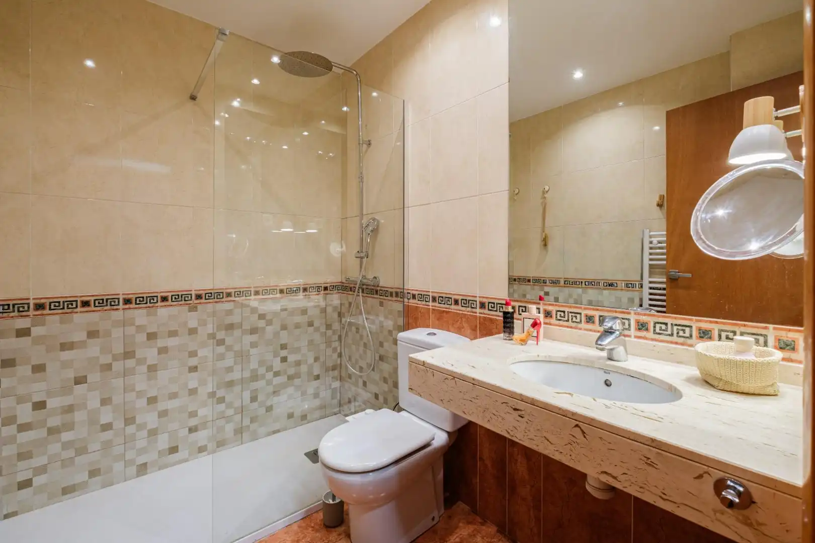 Baño de Piso en venta en Sant Vicenç Dels Horts con Aire acondicionado, Calefacción y Terraza
