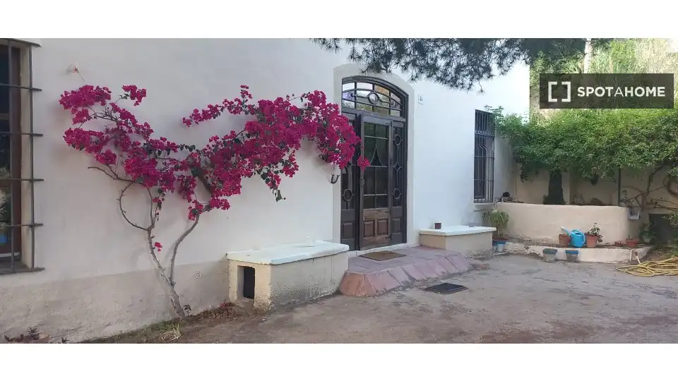 Exterior view of Flat for share in Teià  with Air Conditioner, Heating and Furnished