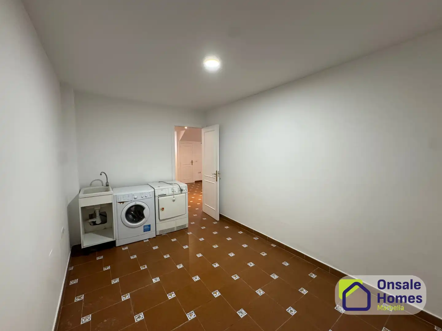 Casa adosada en venta en Marbella con Terraza, Balcón y Alarma