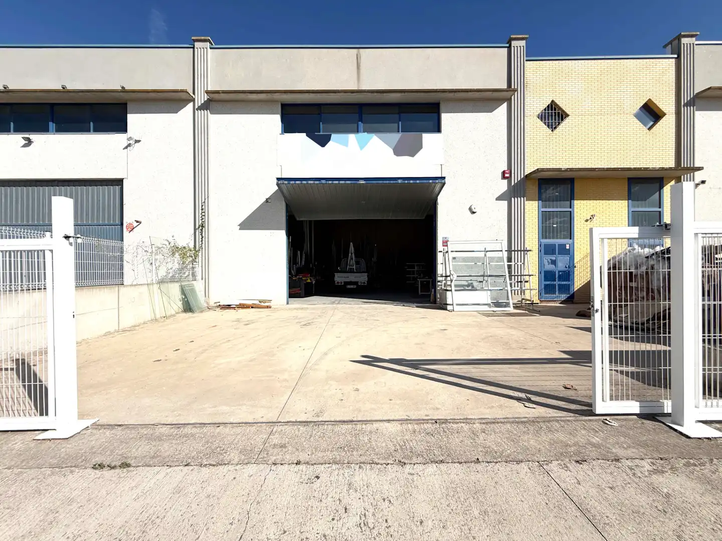 Vista exterior de Nau industrial en venda en Perafort, Tarragona