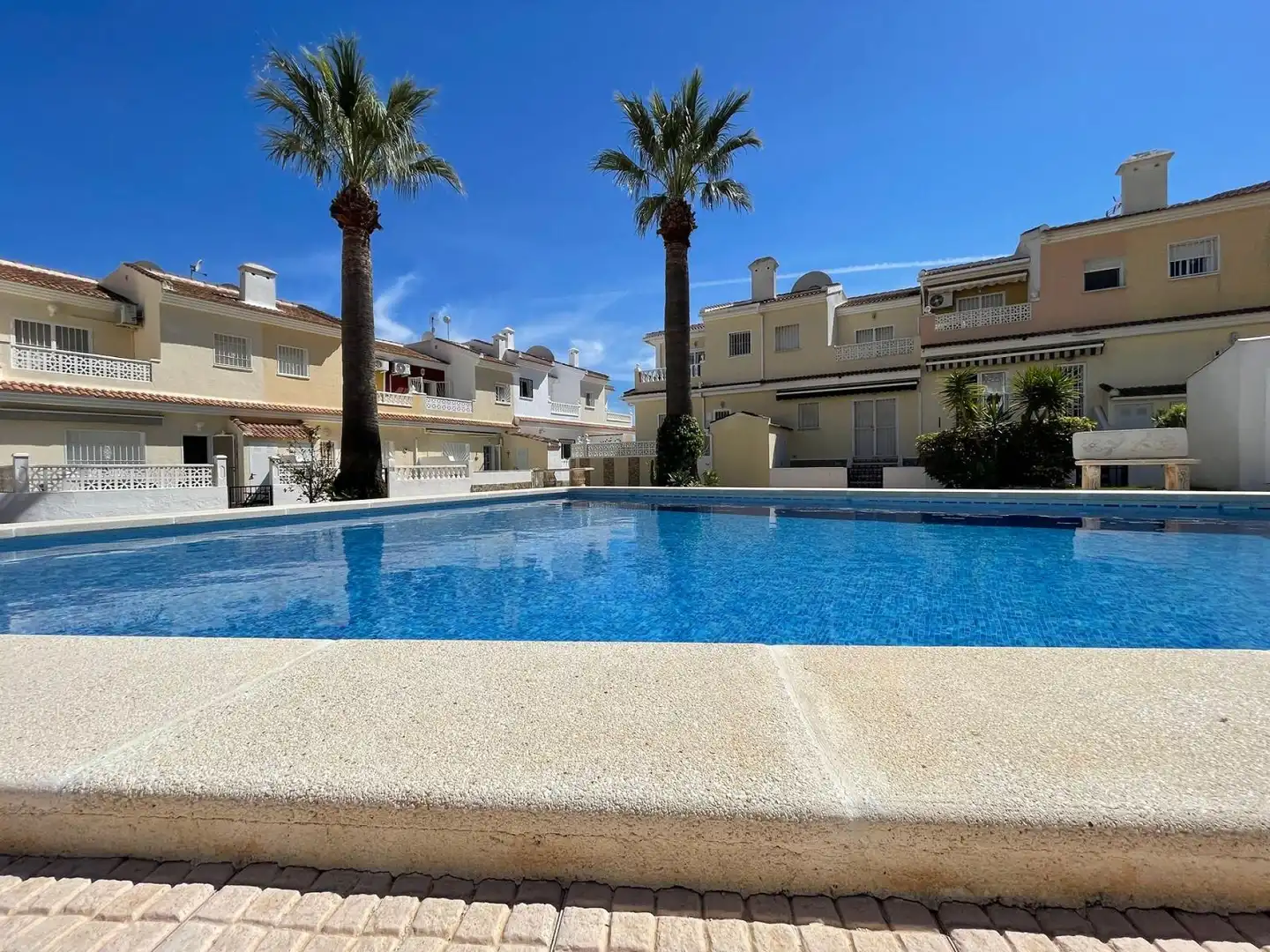 Piscina de Casa adosada en venda en Rojales amb Aire condicionat, Terrassa i Piscina