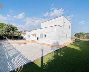 Exterior view of House or chalet for sale in Valdemorillo  with Air Conditioner, Heating and Private garden