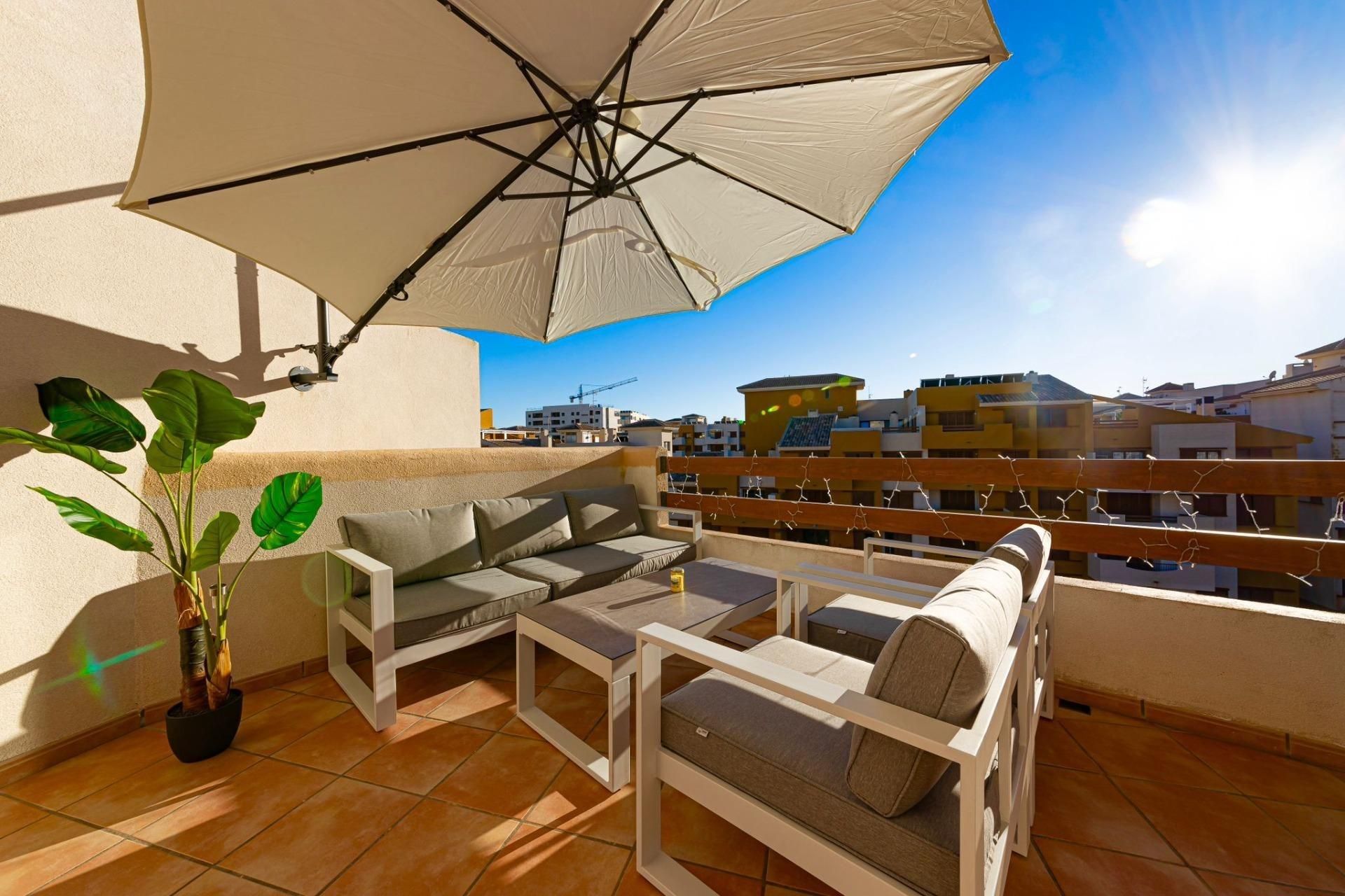 Terrassa de Àtic en venda en Torrevieja amb Aire condicionat, Jardí privat i Terrassa