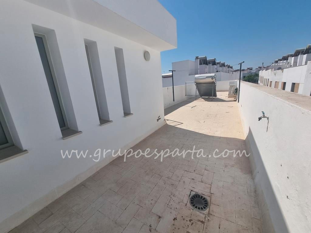Terrassa de Dúplex en venda en Albaida del Aljarafe amb Aire condicionat, Terrassa i Moblat