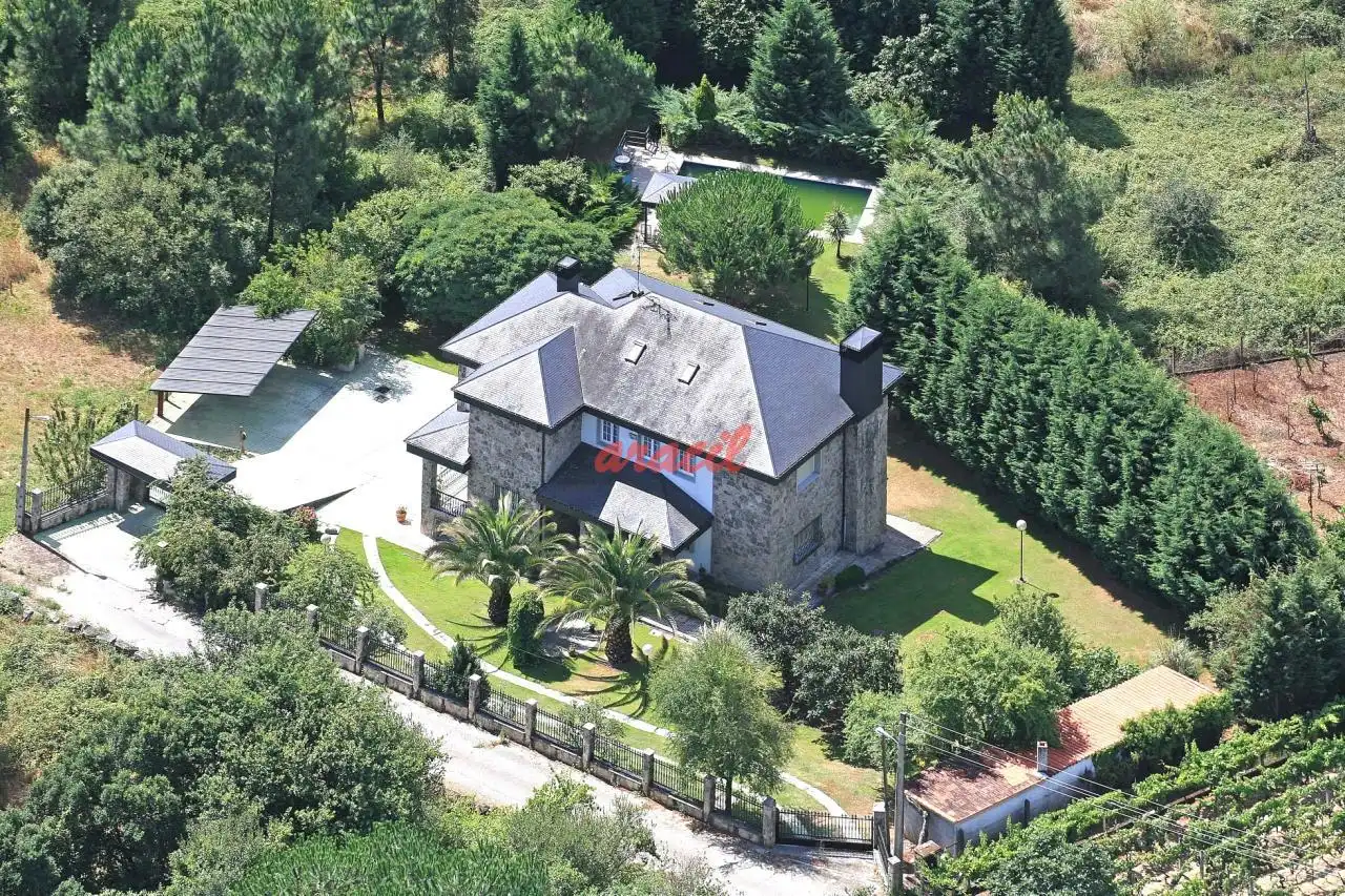 Villa con terrazza in vendita a Barbadás