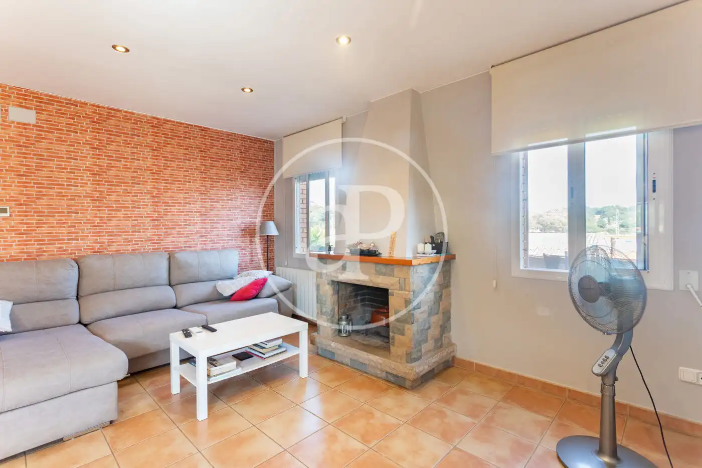 Sala de estar de Casa o chalet en venta en Rubí con Aire acondicionado, Calefacción y Jardín privado