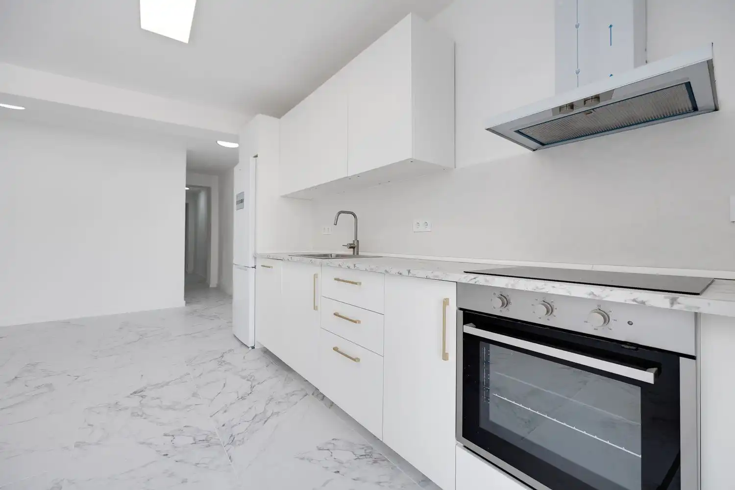 Kitchen of Flat for sale in Torrevieja  with Balcony