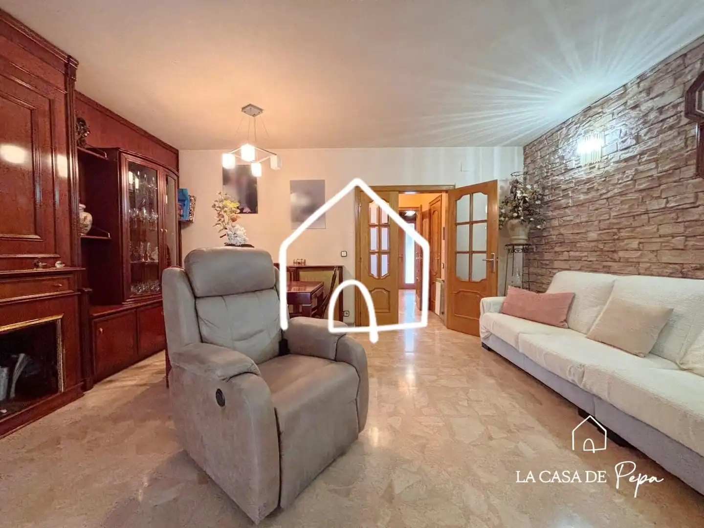 Sala de estar de Casa adosada en venta en Viladecans con Aire acondicionado, Calefacción y Jardín privado