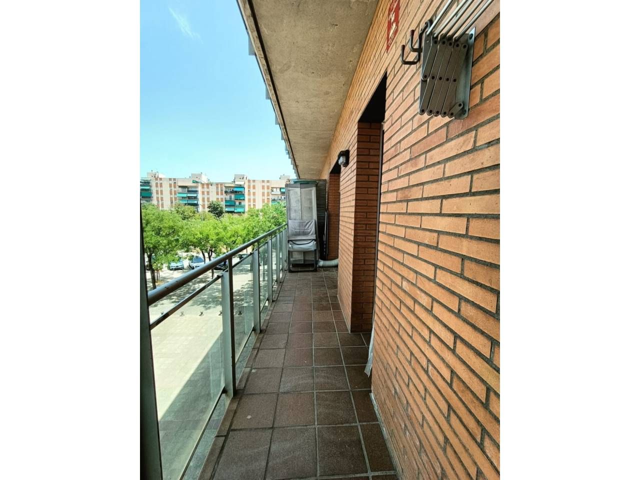 Vista exterior de Pis en venda en Girona Capital amb Balcó