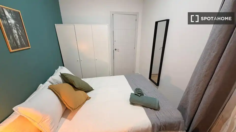 Room in Embajadores - Lavapiés