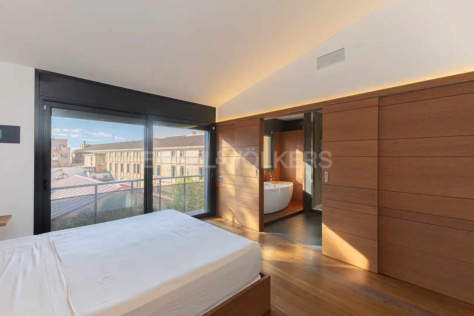 Bedroom of Houses for rent in Barcelona  with Air Conditioner, Heating and Private garden