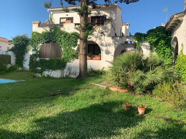 Haus mit Pool zum Verkauf in Mareny Blau