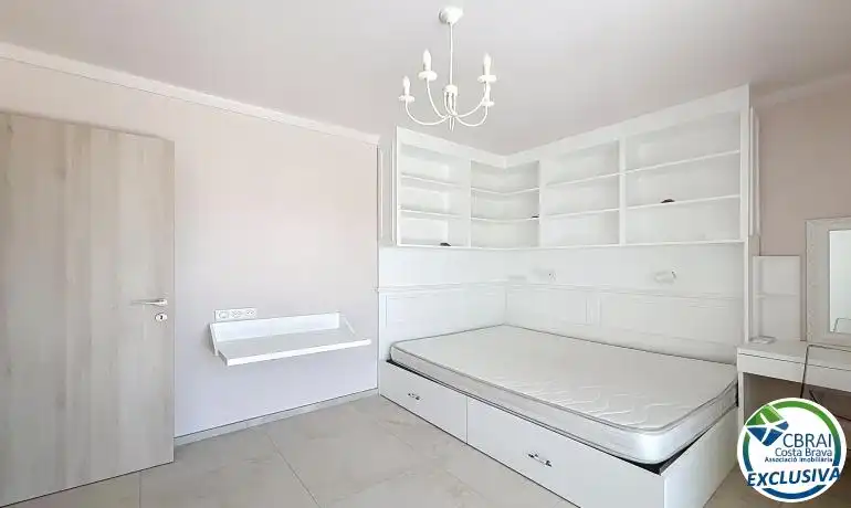 Dormitori de Casa o xalet en venda en Empuriabrava amb Aire condicionat, Calefacció i Jardí privat