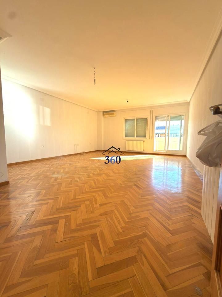 Sala de estar de Dúplex en venta en Cáceres Capital con Aire acondicionado y Terraza