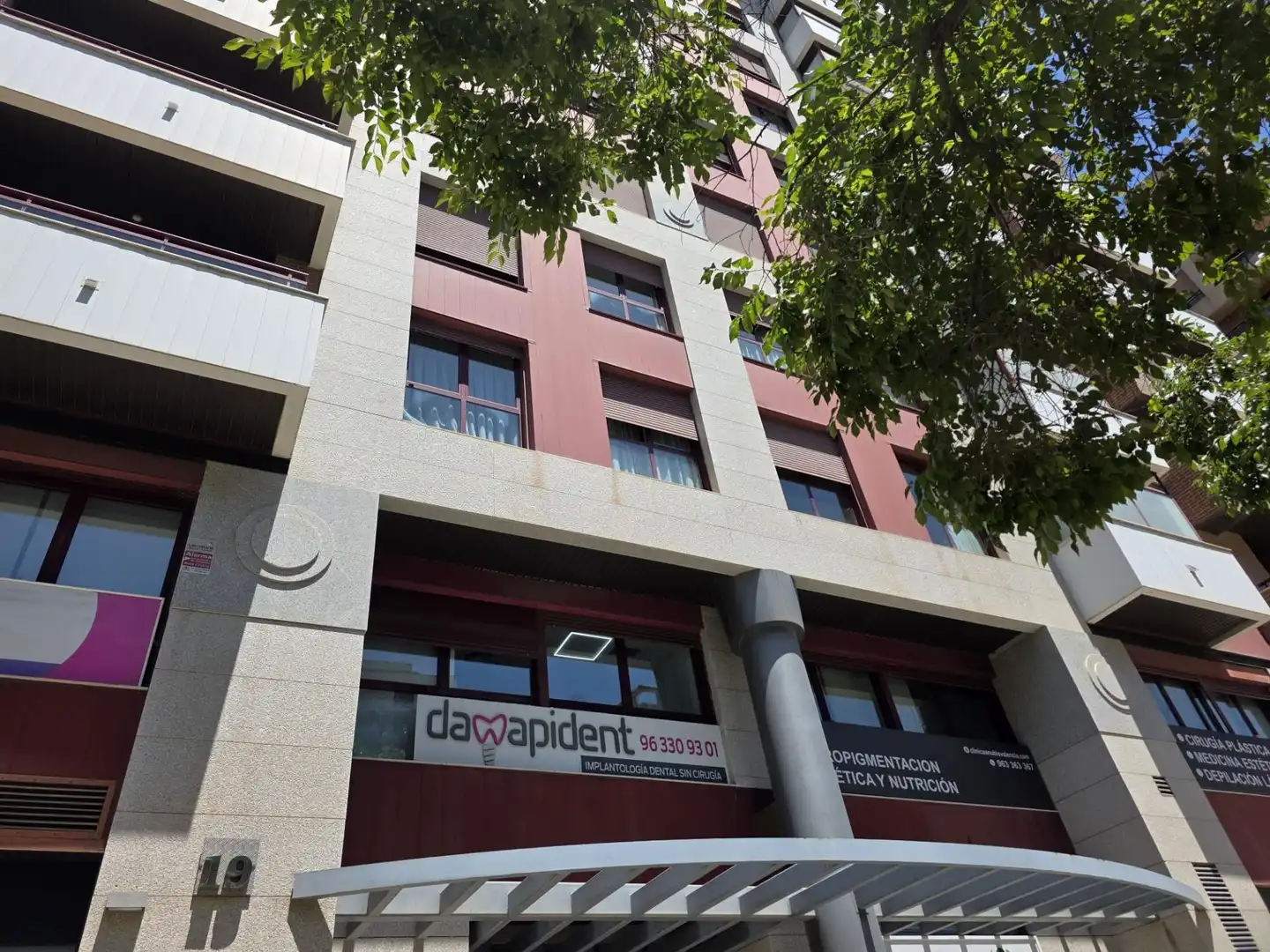 Außenansicht von Wohnung zum Verkauf in Valencia mit Klimaanlage, Privatgarten und Terrasse
