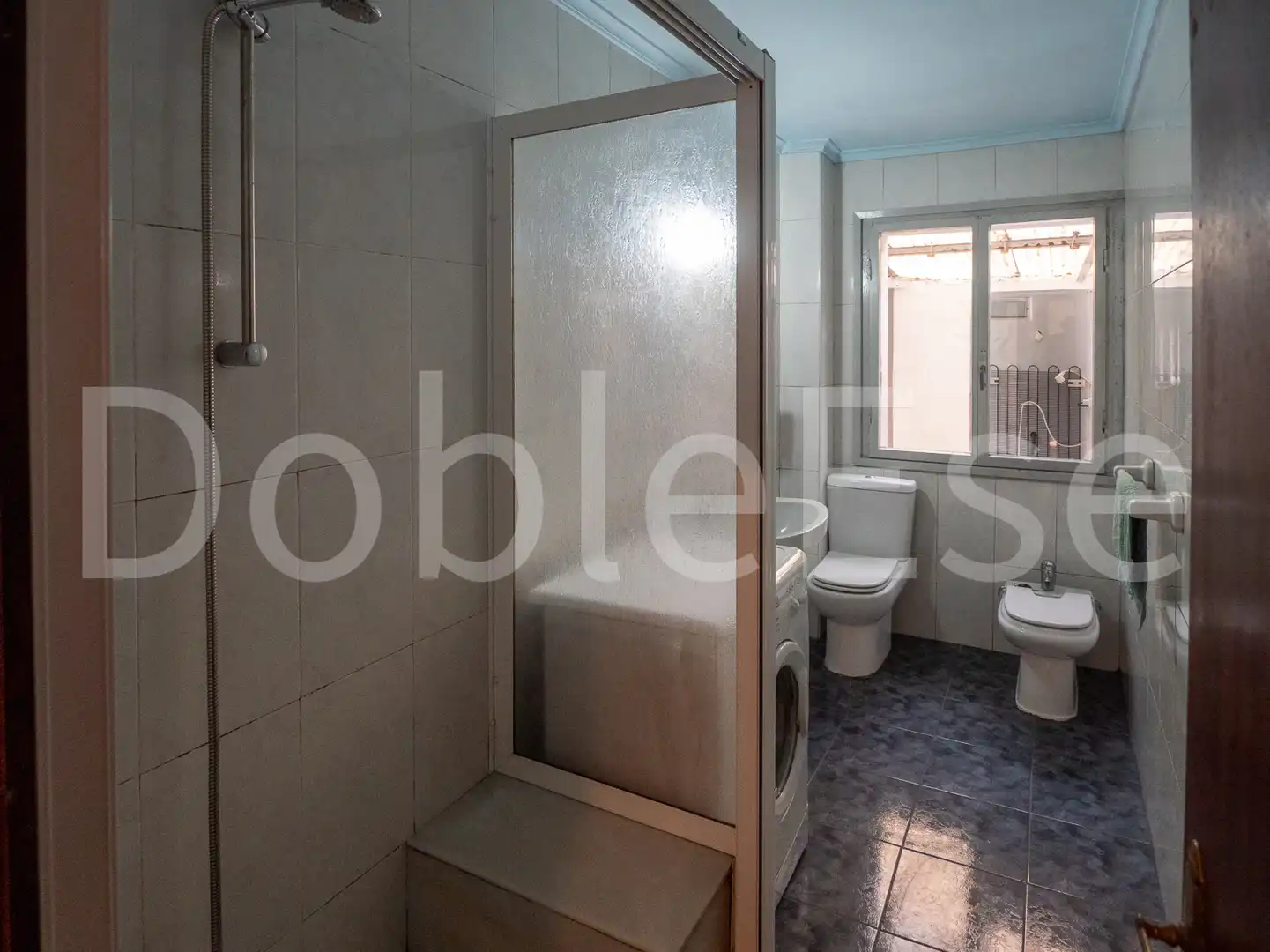 Baño de Piso en venta en Gijón  con Calefacción, Terraza y Trastero