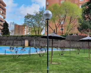 Jardí de Pis de lloguer en  Madrid Capital amb Aire condicionat, Calefacció i Terrassa