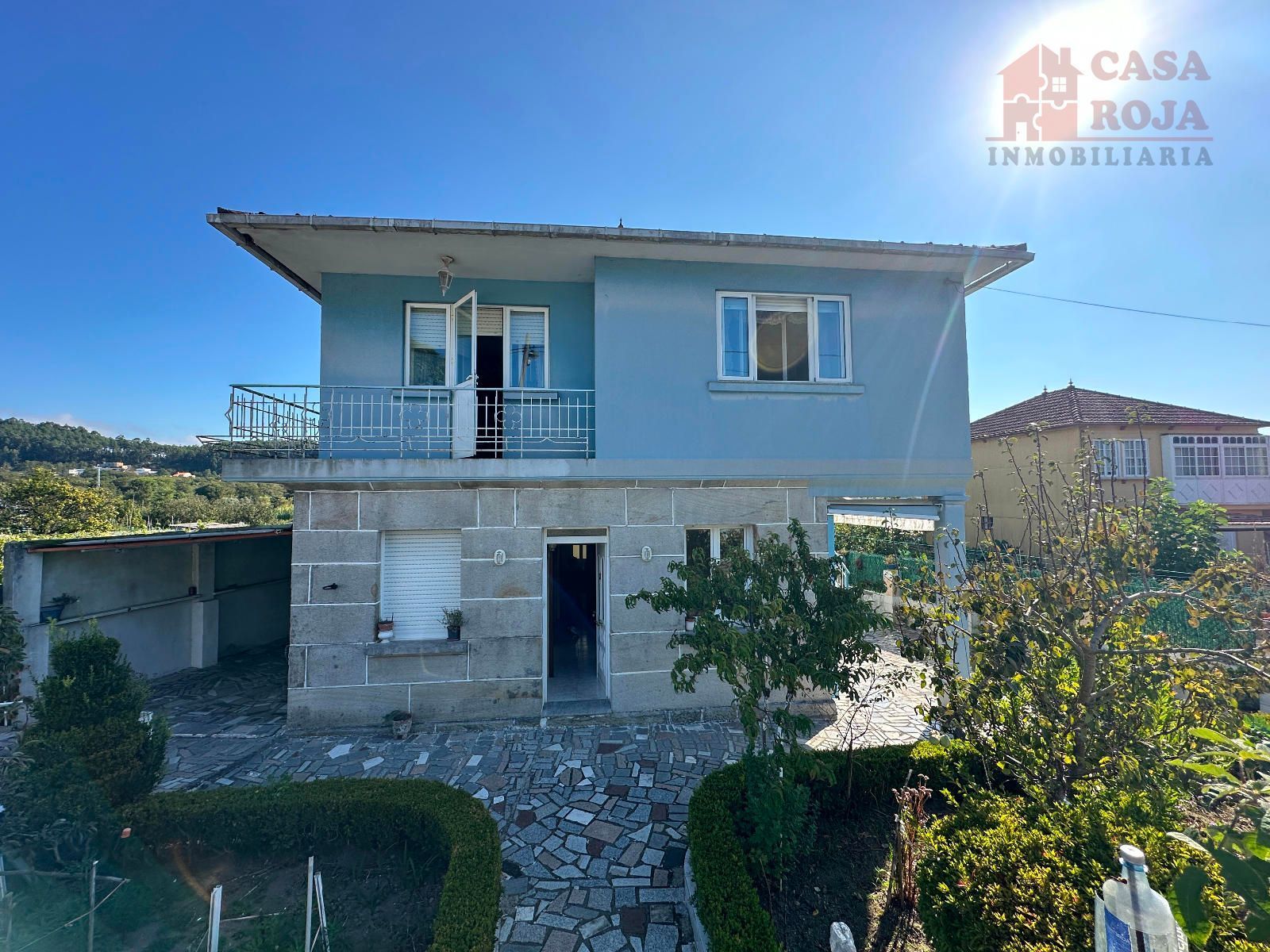 Vista exterior de Casa o xalet en venda en Cangas  amb Calefacció i Traster