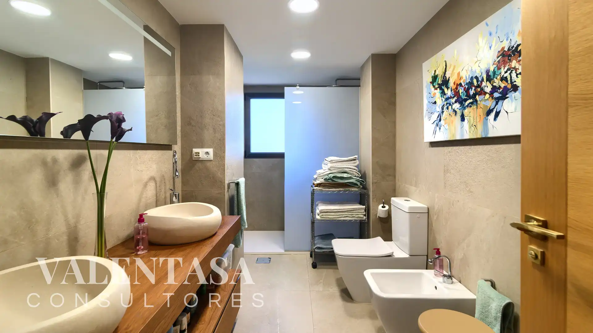 Baño de Piso en venta en Valencia con Aire acondicionado, Calefacción y Amueblado