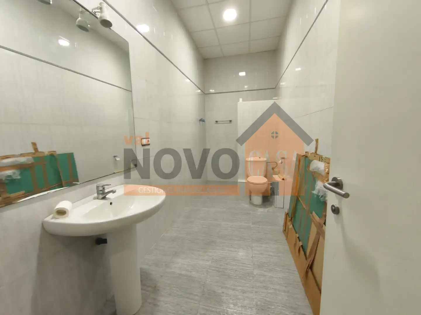 Business premises for sale in Aureli Guaita Martorell, imagen 8