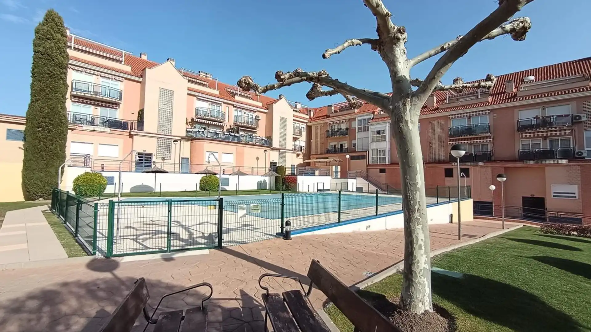 Vista exterior de Piso en venta en Villanueva del Pardillo con Calefacción, Parquet y Terraza