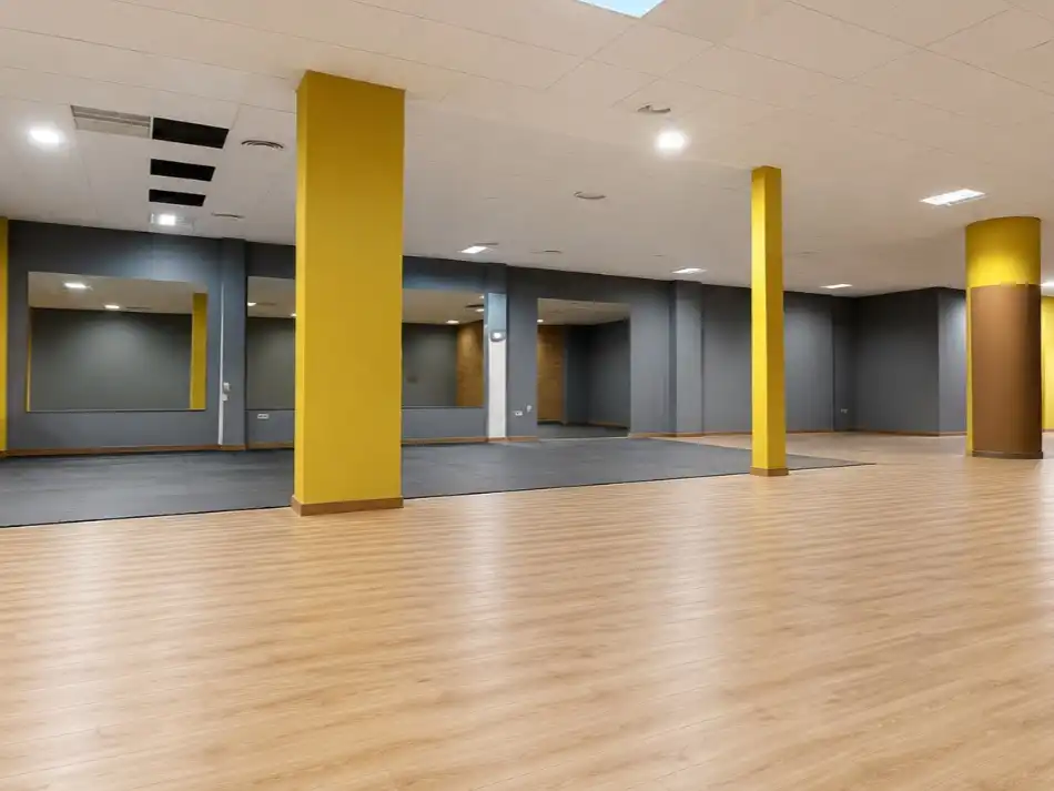 Commercial properties for rent in Utrera  with Air Conditioner, Heating and Parquet flooring