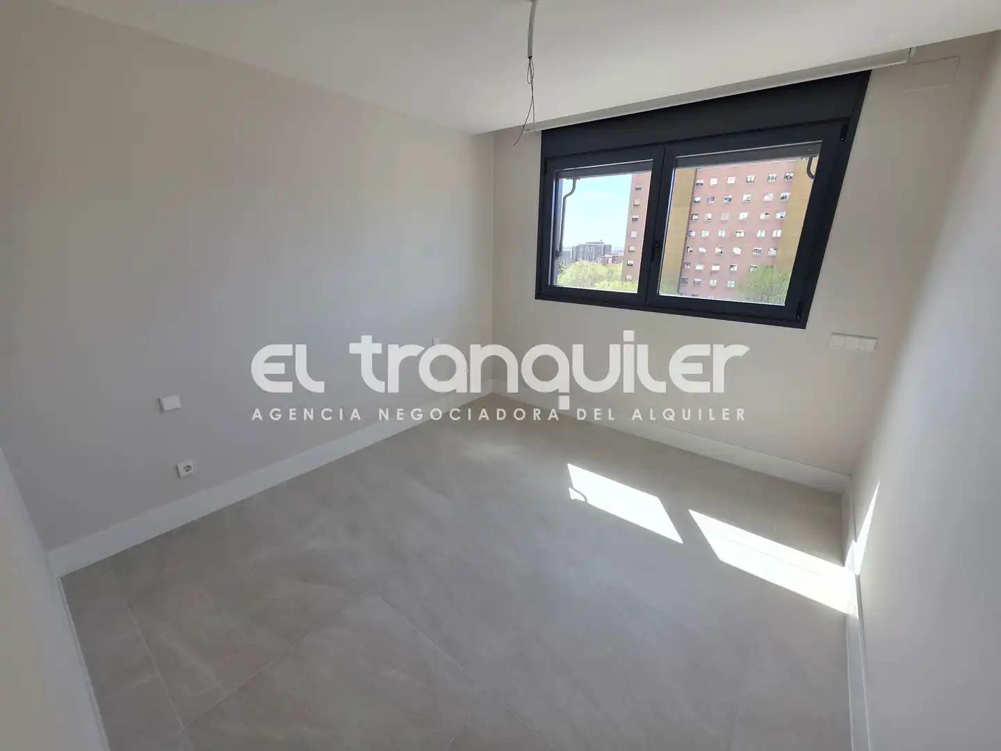 Bedroom of Flat for rent in Madrid  with Air Conditioner, Terrace and Storage room
