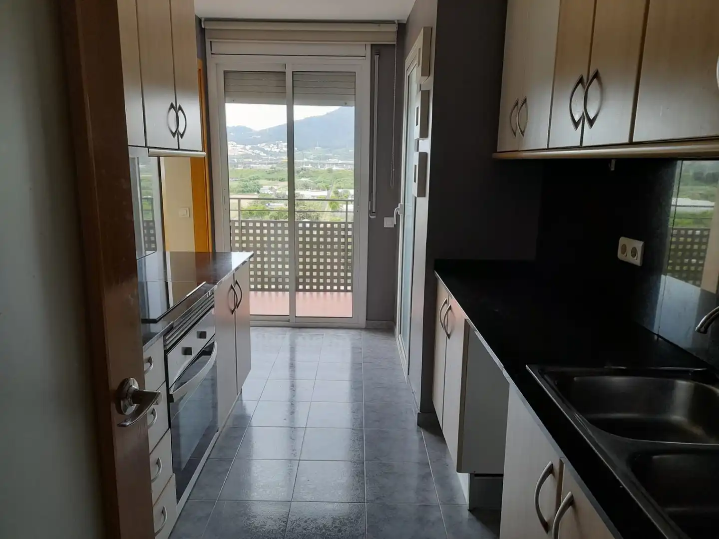 Cocina de Piso de alquiler en Sant Feliu de Llobregat con Aire acondicionado, Calefacción y Balcón