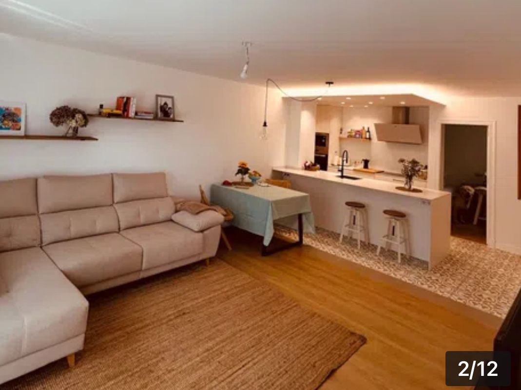 Sala d'estar de Pis de lloguer en Vilanova de Arousa amb Calefacció, Terrassa i Moblat
