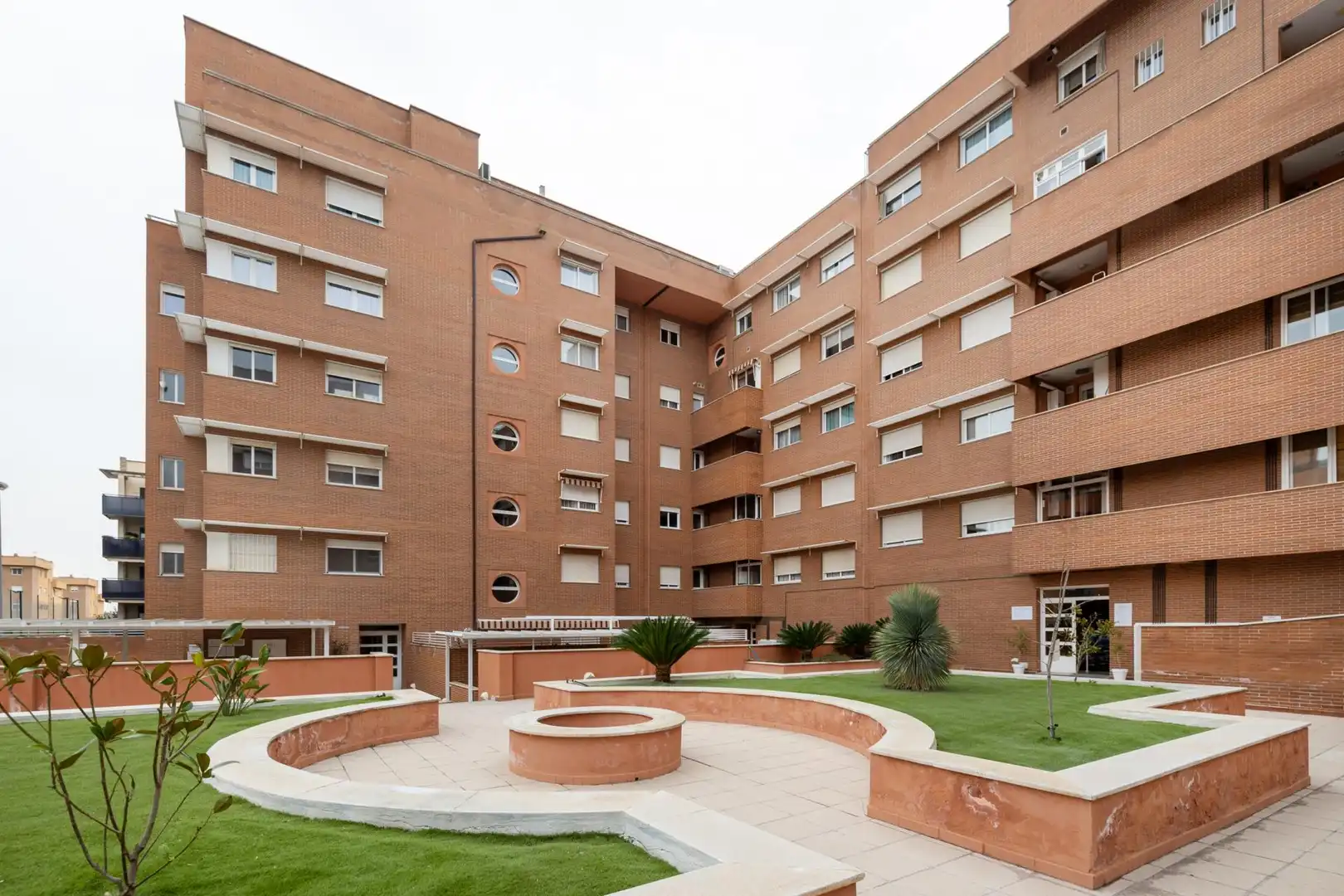 Vista exterior de Apartamento en venta en Granada con Calefacción, Jardín privado y Piscina comunitaria