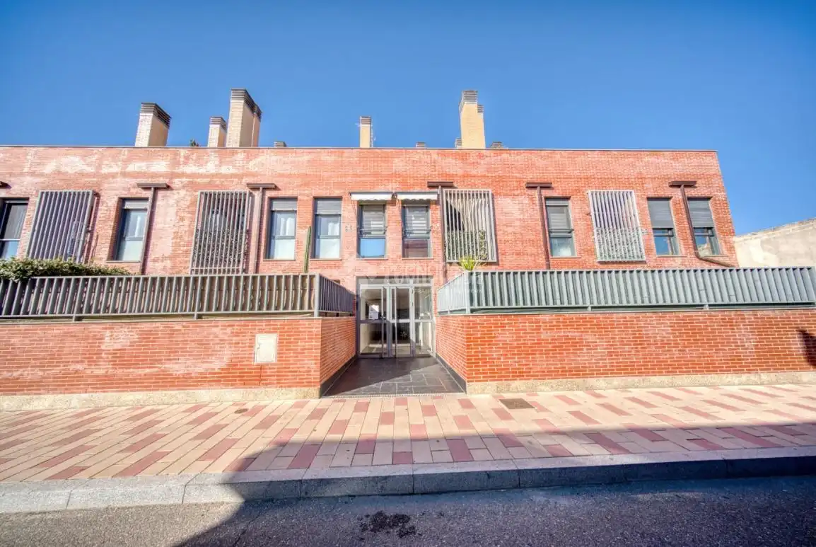Vista exterior de Piso en venta en Valladolid con Calefacción y Terraza