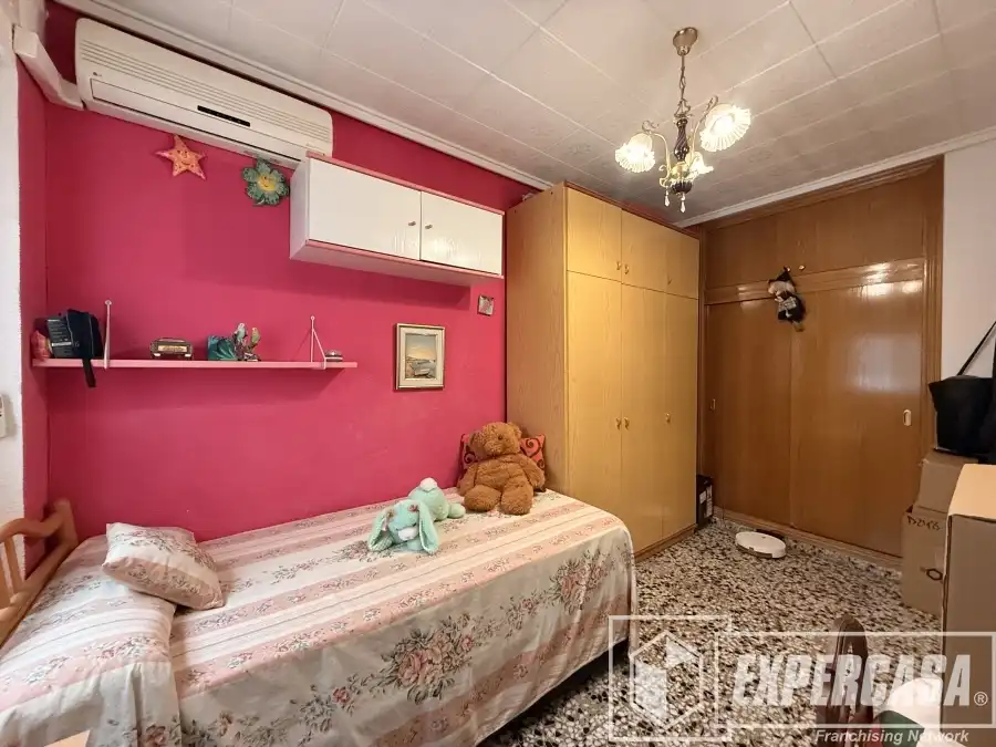 Sala d'estar de Pis en venda en Riba-roja de Túria amb Aire condicionat i Traster