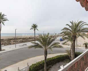 Vista exterior de Apartament en venda en Castelldefels amb Aire condicionat, Terrassa i Piscina