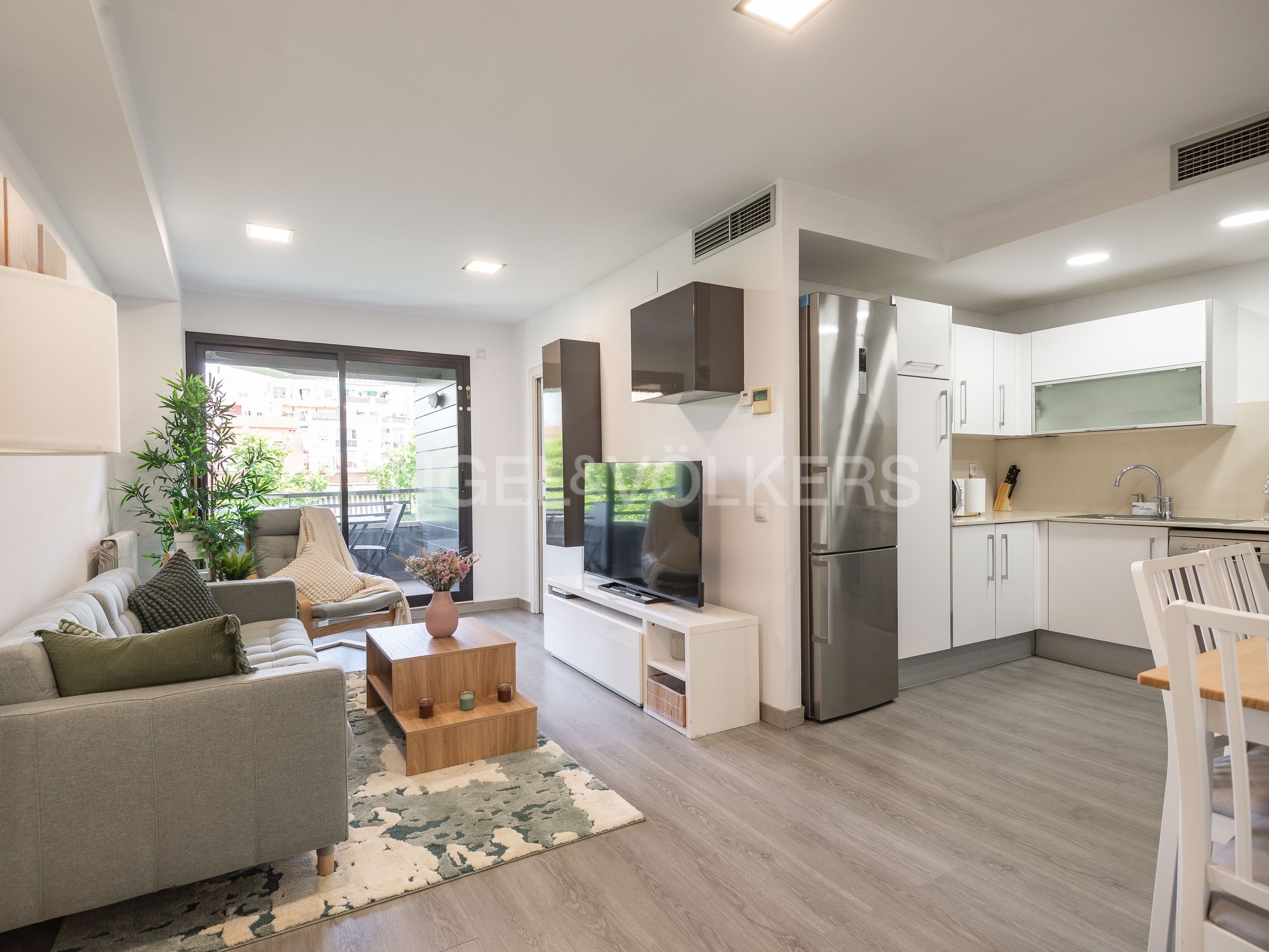 Sala d'estar de Apartament de lloguer en  Barcelona Capital amb Aire condicionat, Calefacció i Piscina