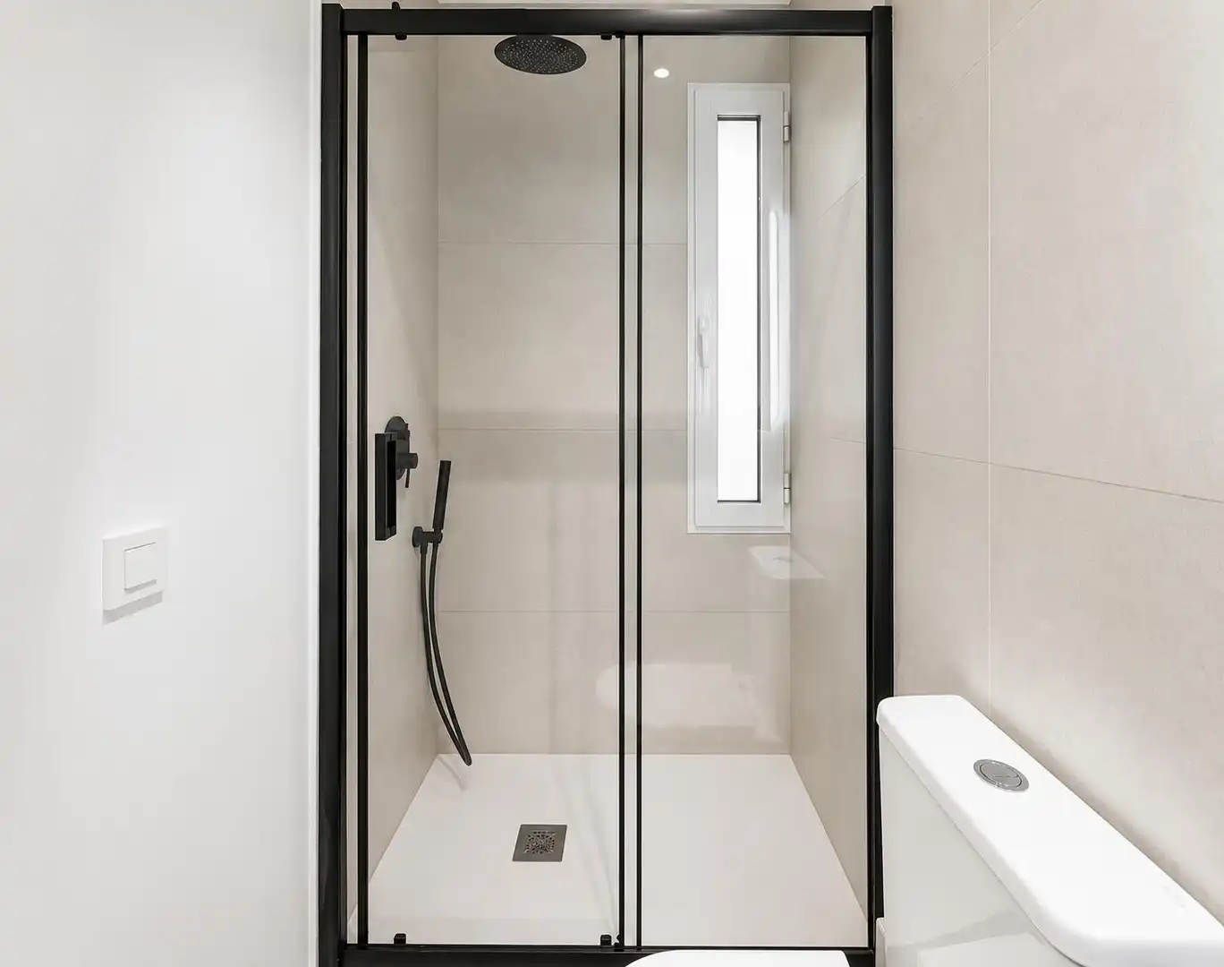 Badezimmer von Wohnung zum Verkauf in Madrid mit Klimaanlage und Heizung
