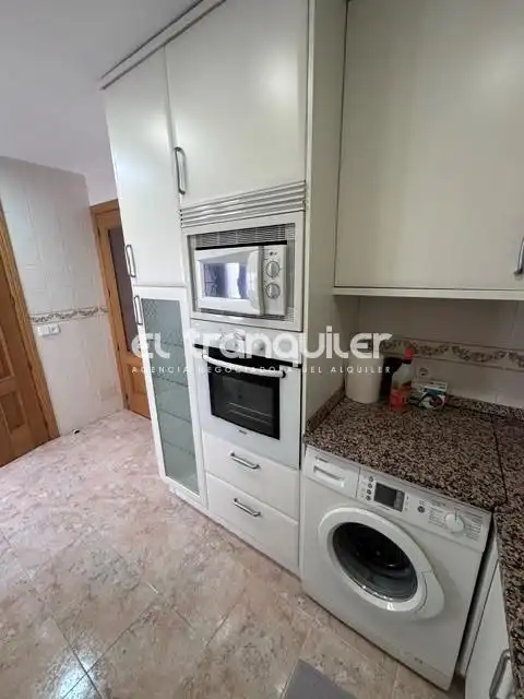 Küche von Wohnung zur Miete in Madrid mit Klimaanlage und Waschmaschine