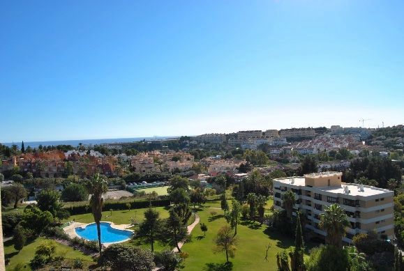 Exterior view of Flat for sale in Marbella  with Air Conditioner, Terrace and Community pool
