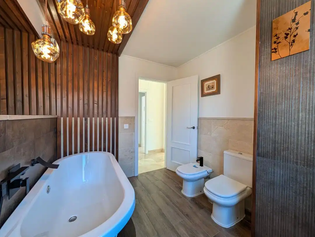 Baño de Casa o chalet en venta en La Alcaidesa con Aire acondicionado, Calefacción y Jardín privado