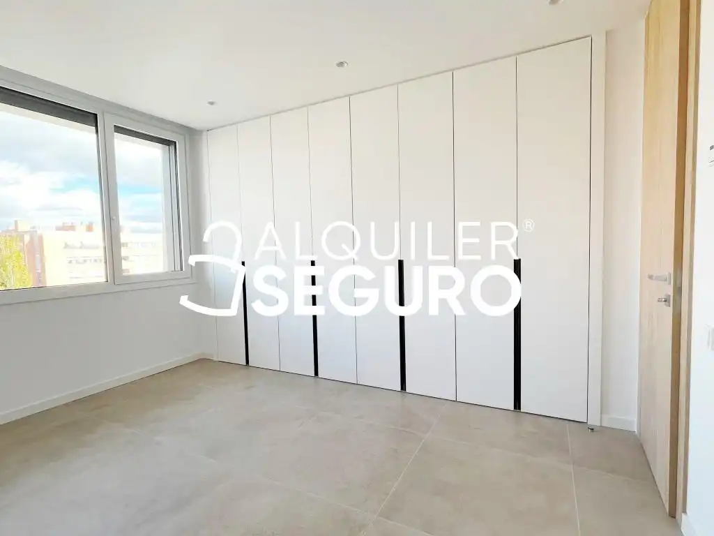 Bedroom of Flat for rent in Pozuelo de Alarcón  with Air Conditioner, Heating and Terrace