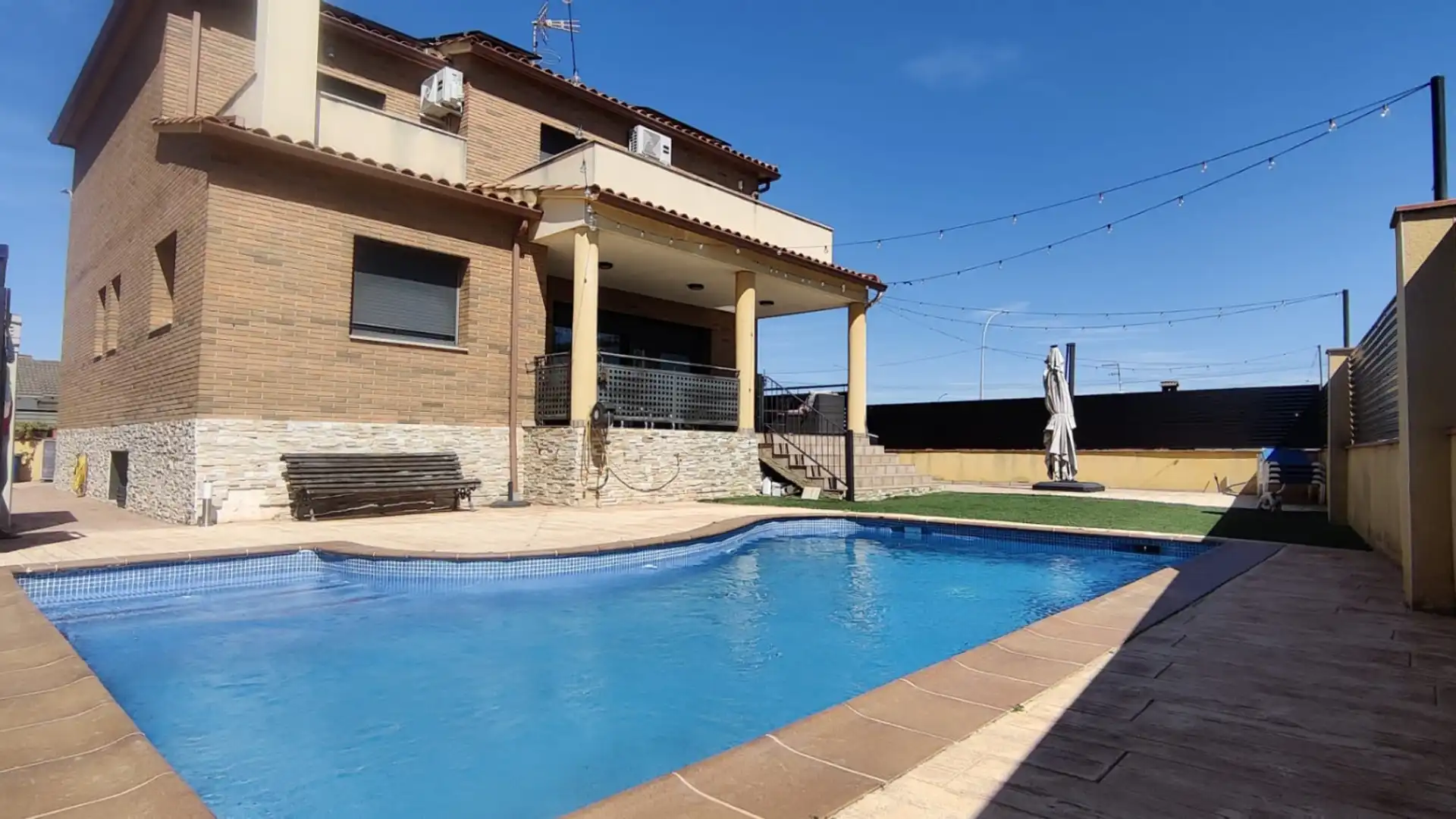Piscina de Casa o chalet en venta en Albinyana con Aire acondicionado, Calefacción y Jardín privado