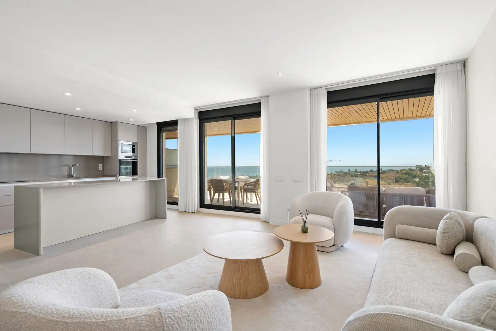 Apartamento con terraza en venta en Selwo