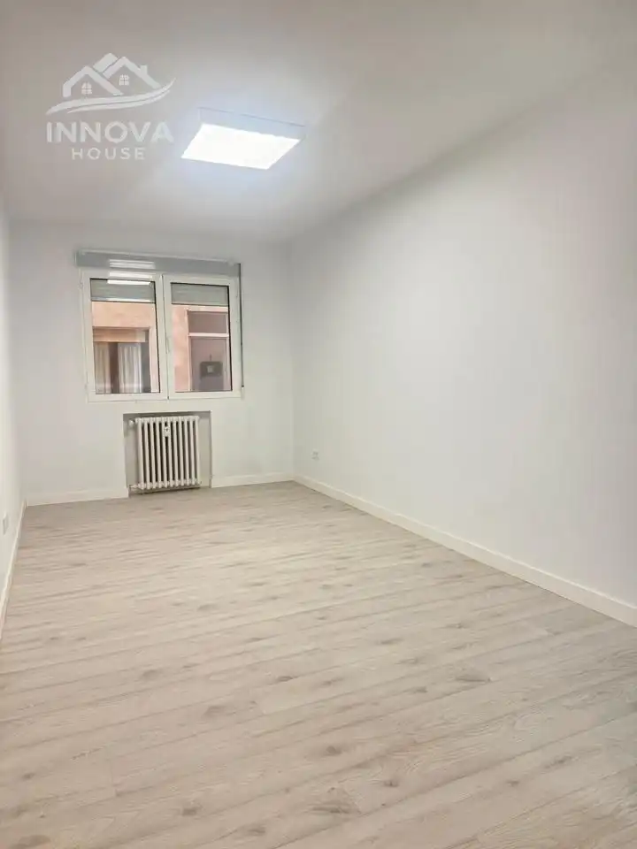 Dormitori de Pis en venda en Segovia amb Calefacció