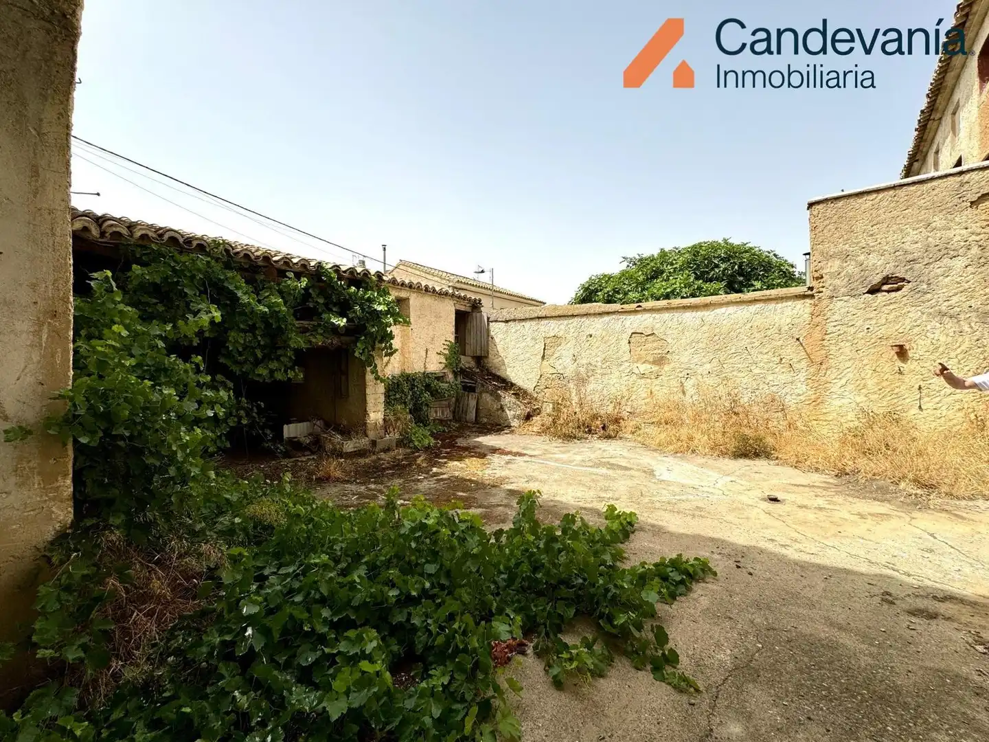 Außenansicht von Country house zum Verkauf in San Mateo de Gállego mit Heizung und Privatgarten