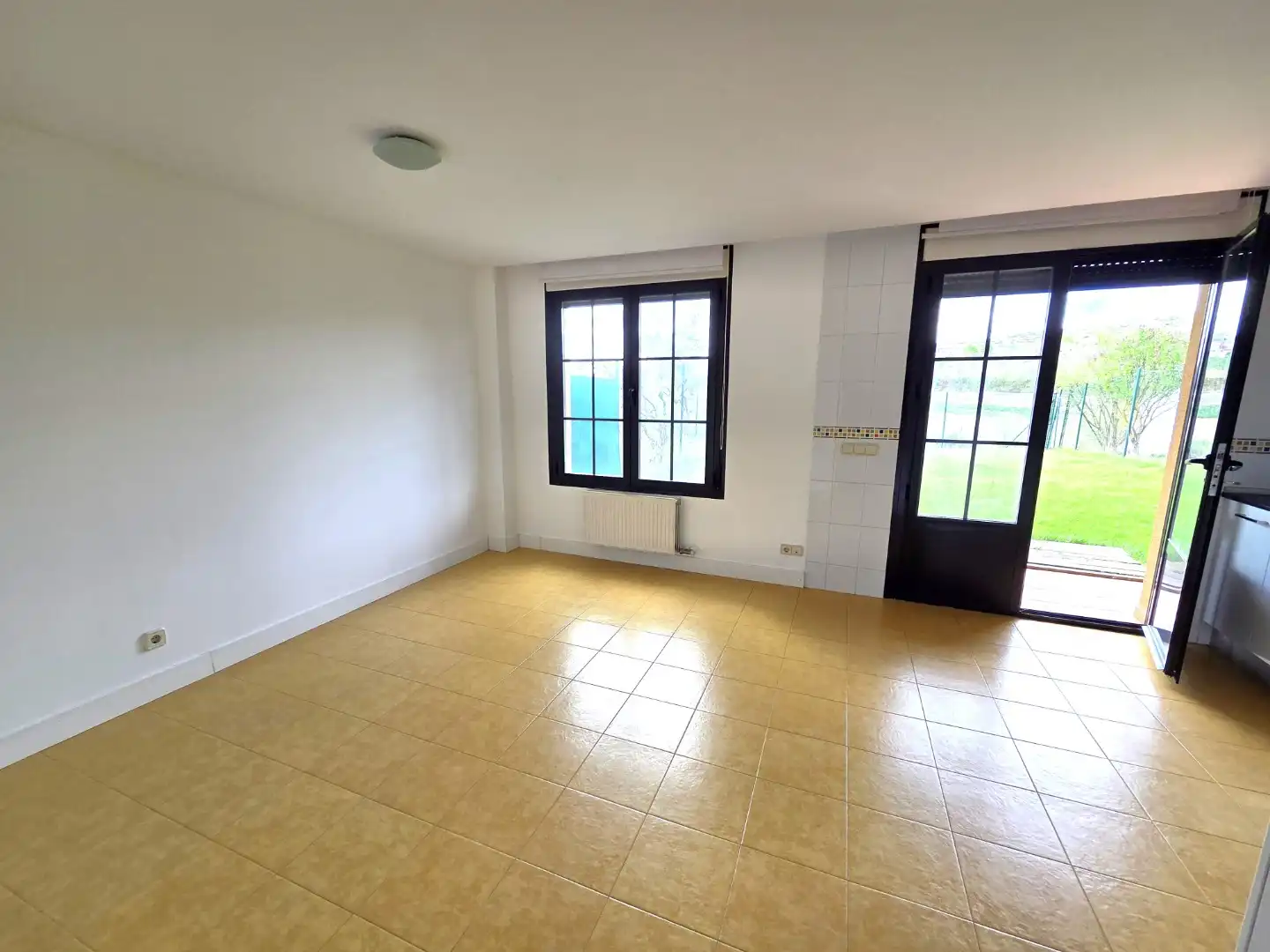 Casa adosada en venta en Cardeñadijo con Calefacción, Jardín privado y Terraza