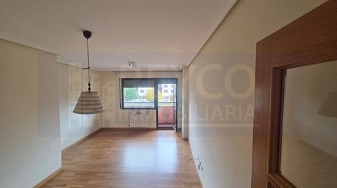 Foto 2 de Pis en venda a Edificios Picos de Urbion, La Cava - Fardachón, La Rioja