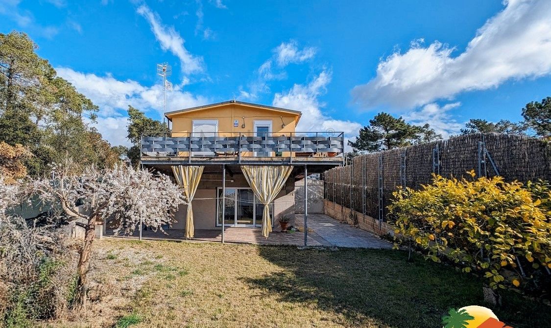 Vista exterior de Casa o xalet en venda en Lloret de Mar amb Calefacció, Jardí privat i Terrassa