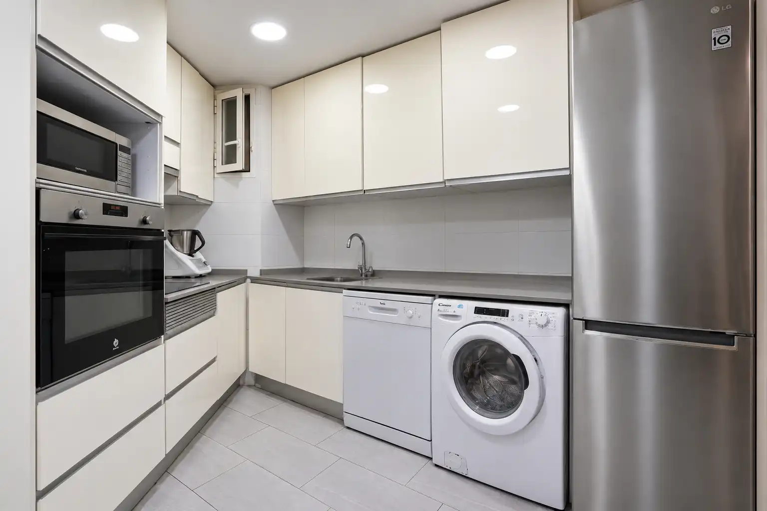 Cocina de Piso en venta en La Pineda