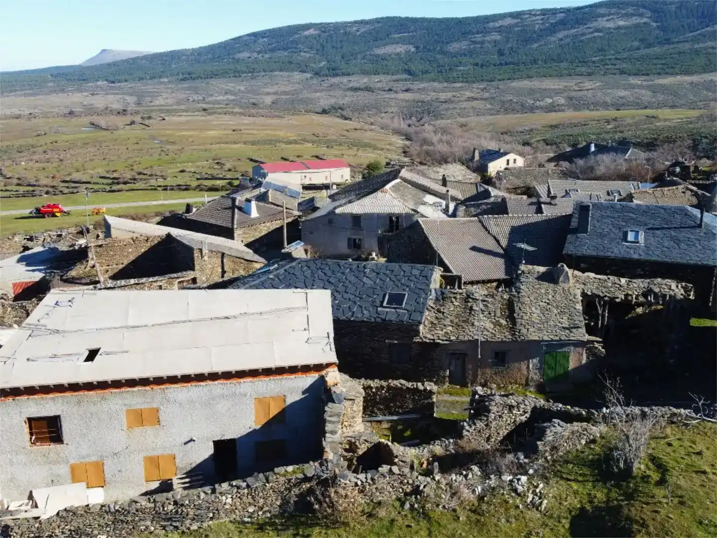 Vista exterior de Pis en venda en Riaza amb Jardí privat, Traster i Balcó